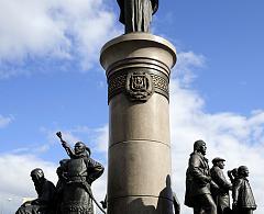 Монумент «Бронзовый символ Югры»